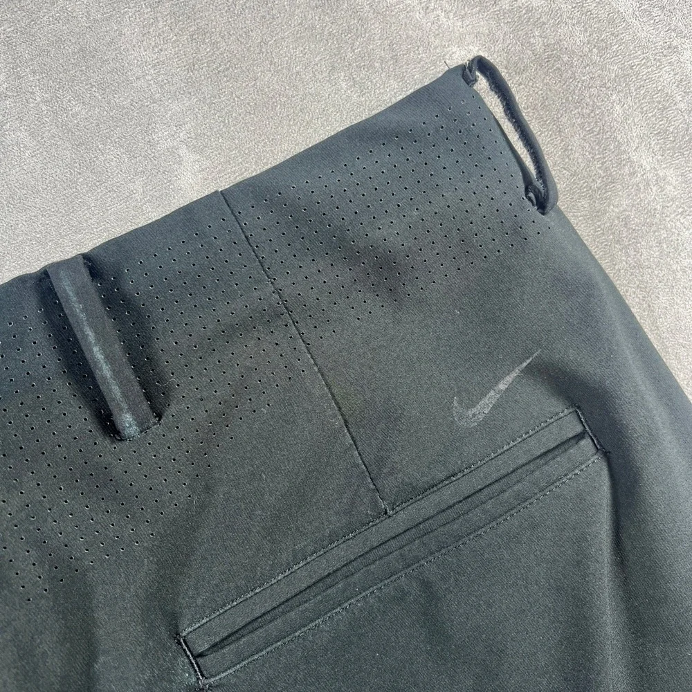 Nike Tiger Woods Collection Mens Golf Shorts Black Size 30 Perforated Stretch